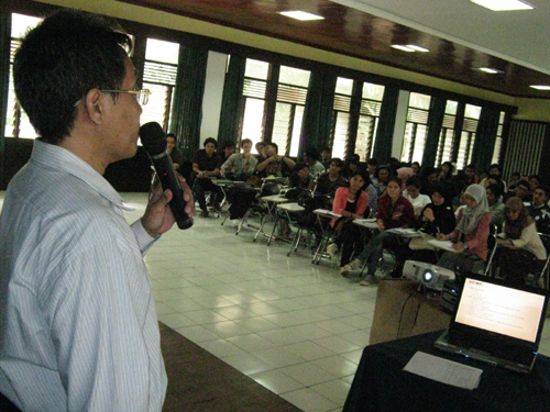 Pak Dadang Pembicara di Unpad